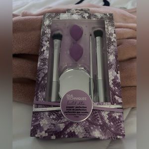 Real techniques make up brushes